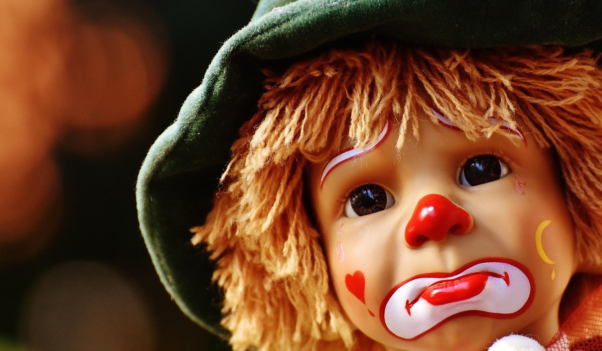 Easy Magic Tricks to Delight a Young Audience